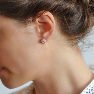 Sterling Silver 925 Knot Earrings BNWT